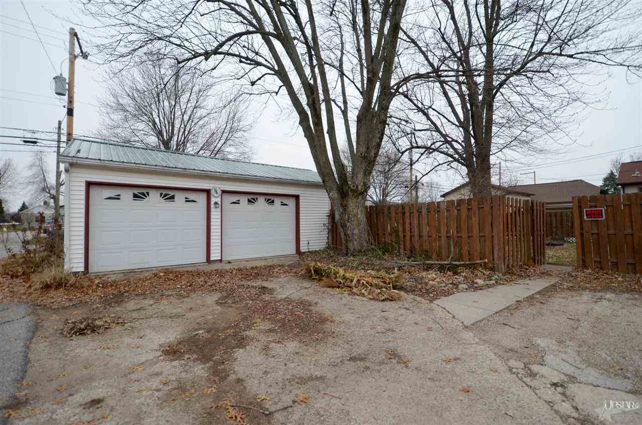415 N Main St, Churubusco, IN 46723 photo 2
