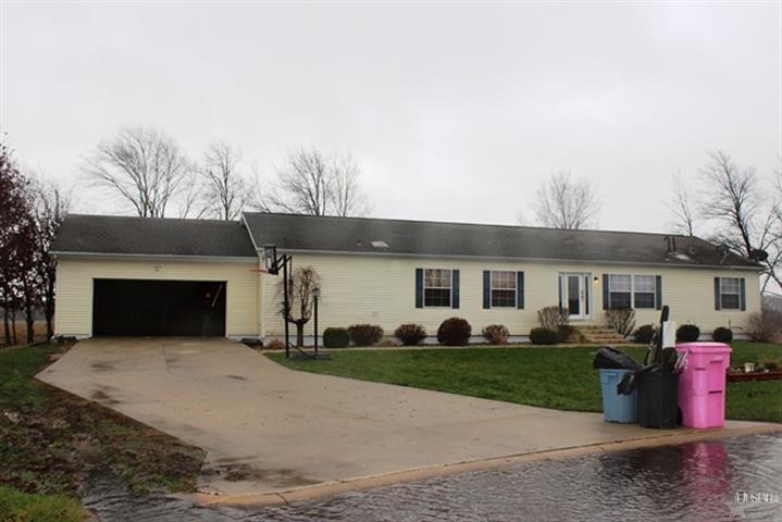 3895 N Southwinds Trl, Warsaw, IN 46582 photo 1