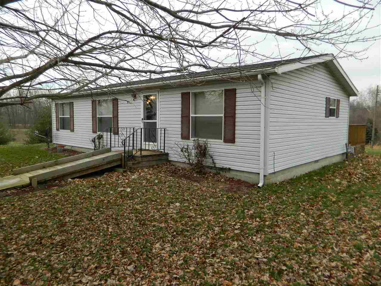 546 W Monroe St, Andrews, IN 46702 photo 2