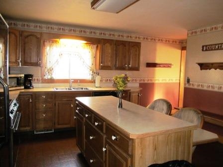 604 S Cavin, Ligonier, IN 46767 photo 3