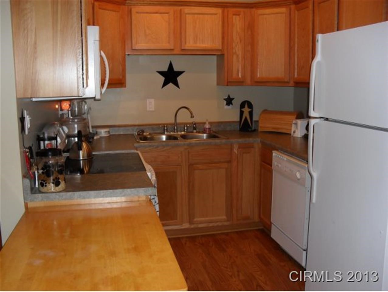 402 Kentwood Dr, Frankfort, IN 46041 photo 4
