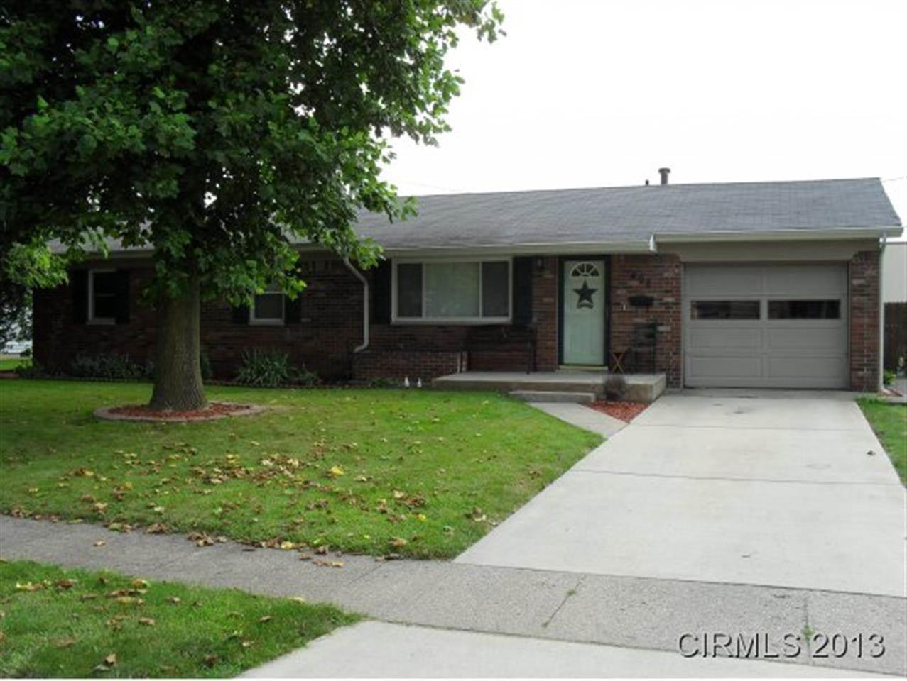 402 Kentwood Dr, Frankfort, IN 46041 photo 1