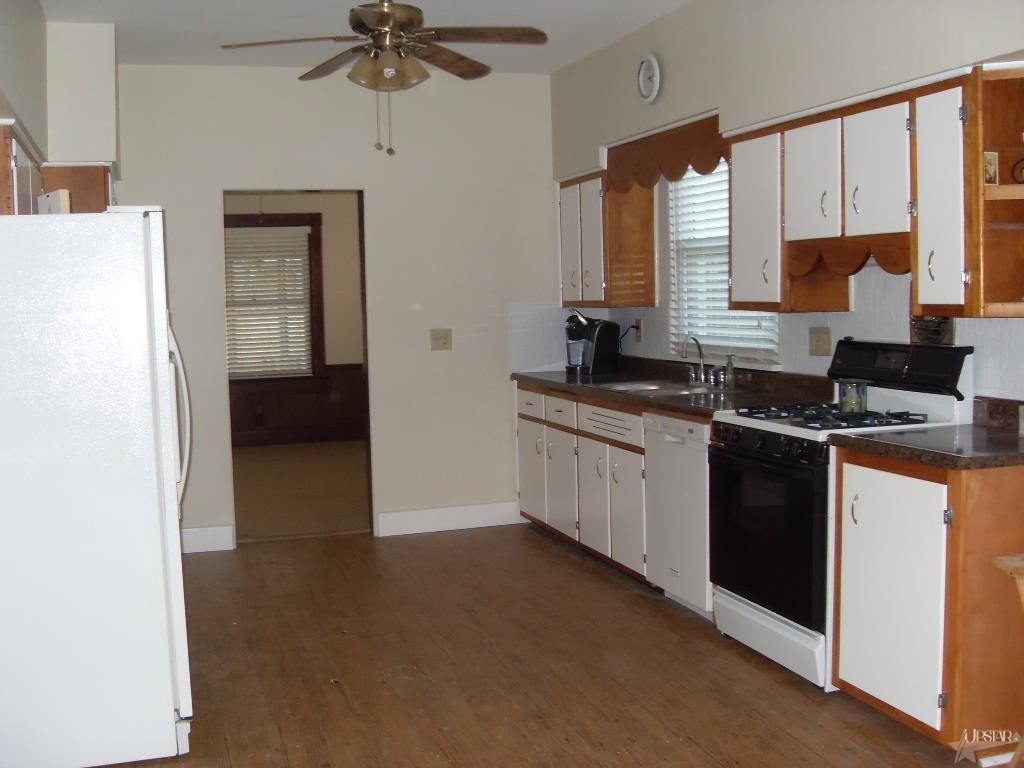 514 E Houston, Garrett, IN 46738 photo 3