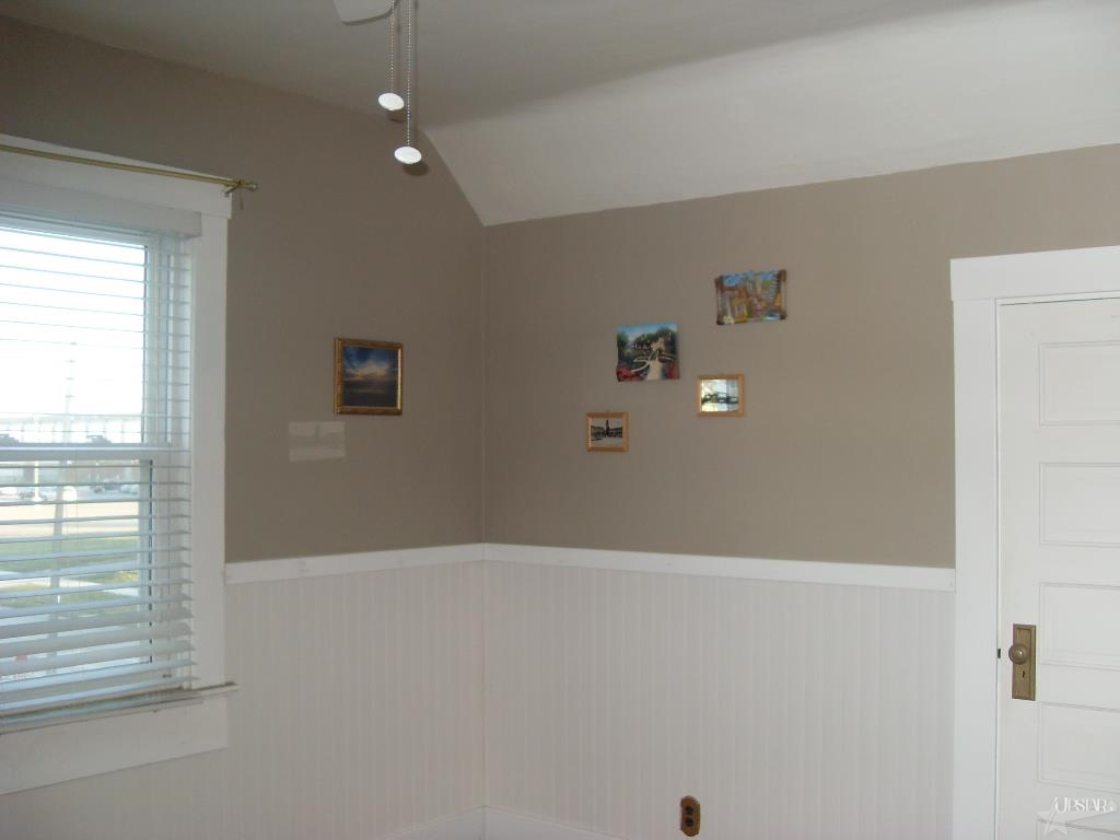 514 E Houston, Garrett, IN 46738 photo 9