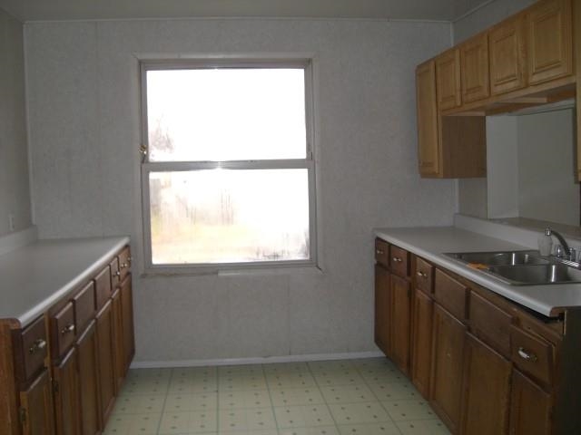 704 S Nebraska St, Marion, IN 46953 photo 5
