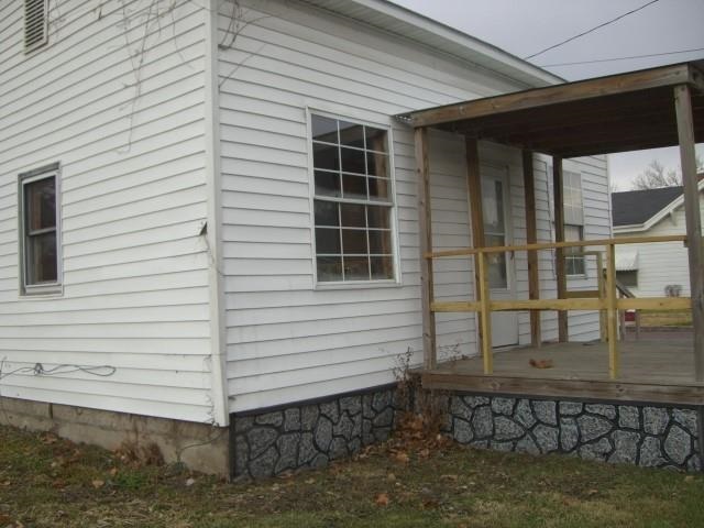 704 S Nebraska St, Marion, IN 46953 photo 2
