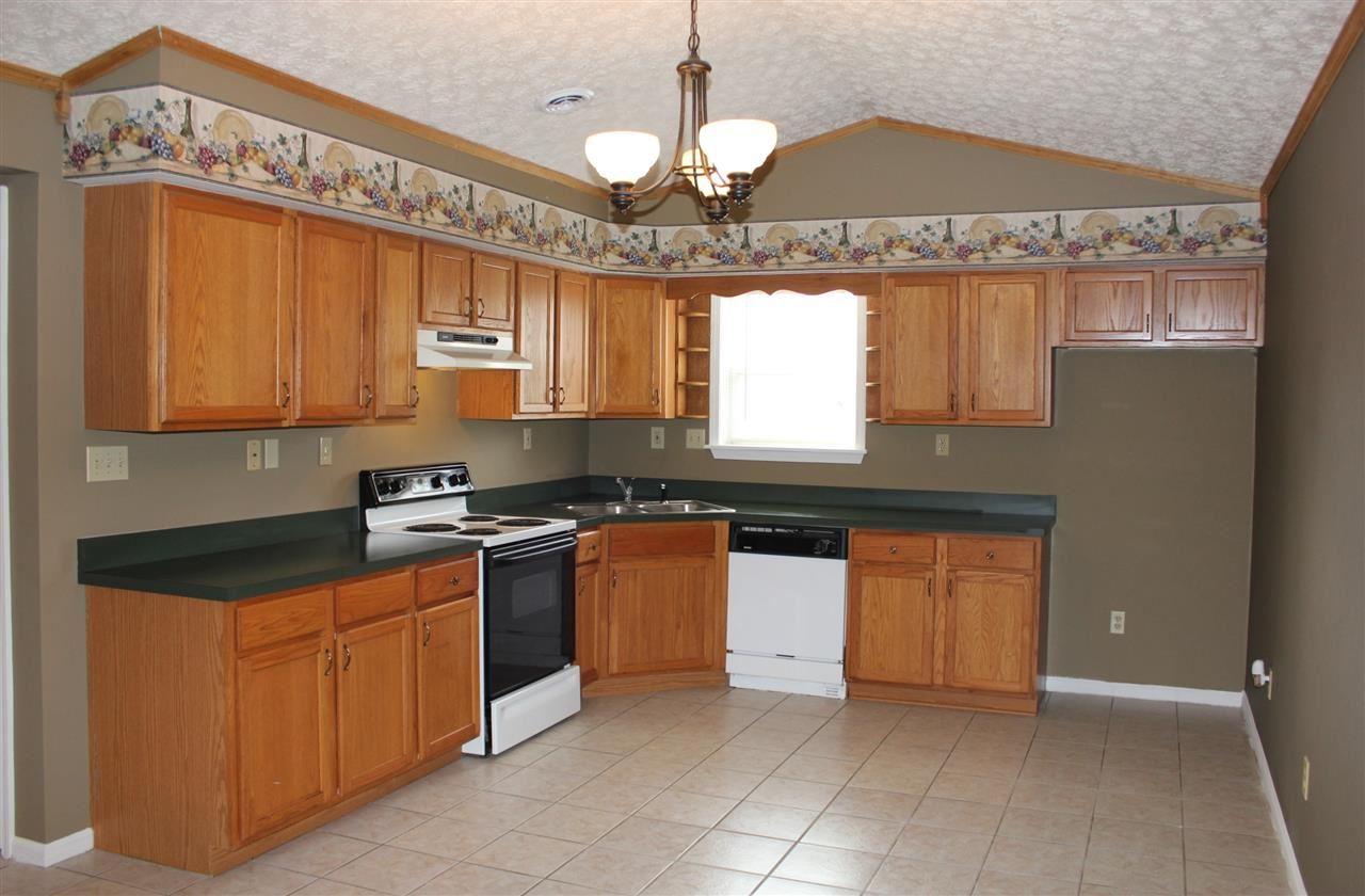 608 E 9th St, Huntingburg, IN 47542 photo 7