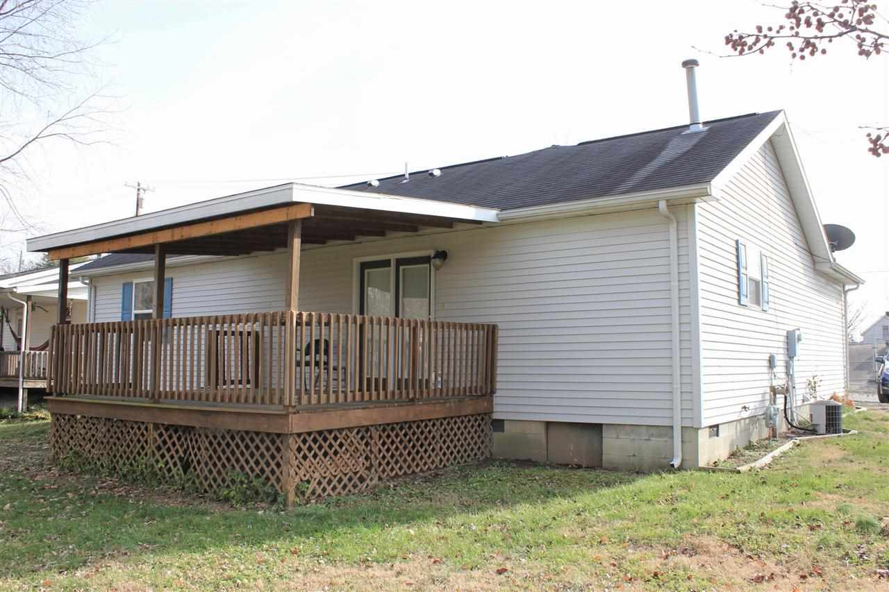 608 E 9th St, Huntingburg, IN 47542 photo 3