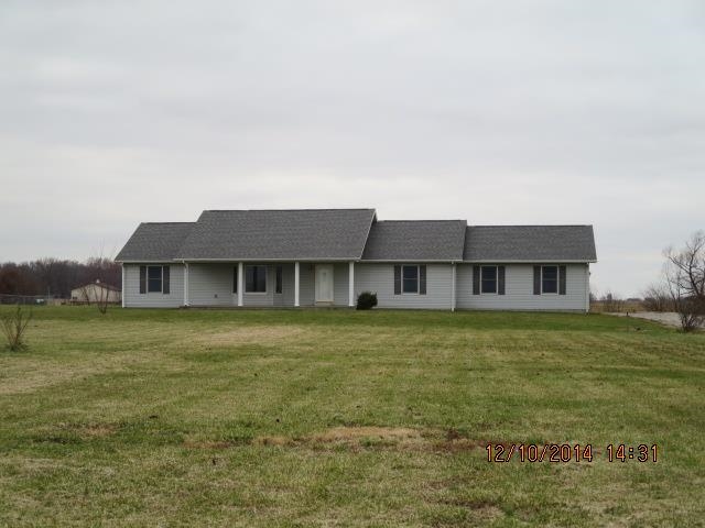 8867 S 100 W, Fort Branch, IN 47648 photo 1