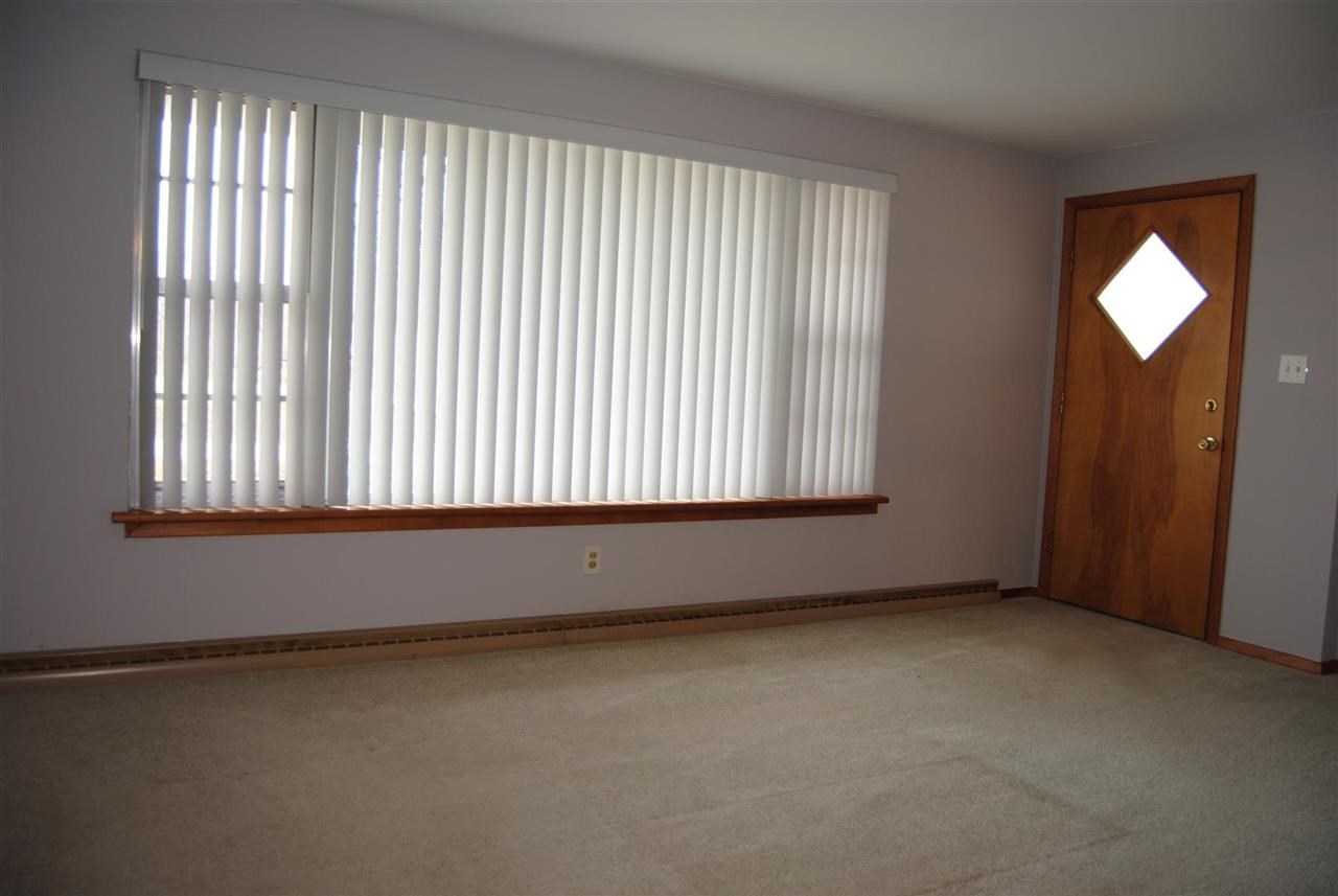 5700 Booker Rd, Evansville, IN 47720 photo 2