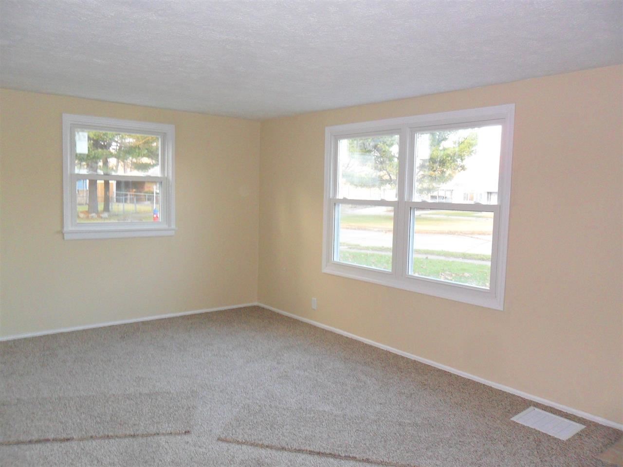 1520 Lagoon Ct, South Bend, IN 46616 photo 6