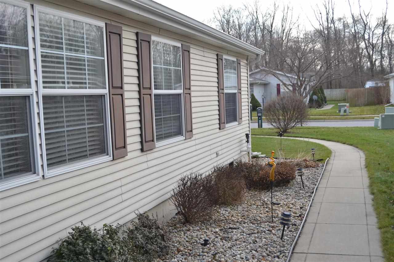 2108 Autumn Ridge Ln, Elkhart, IN 46514 photo 13