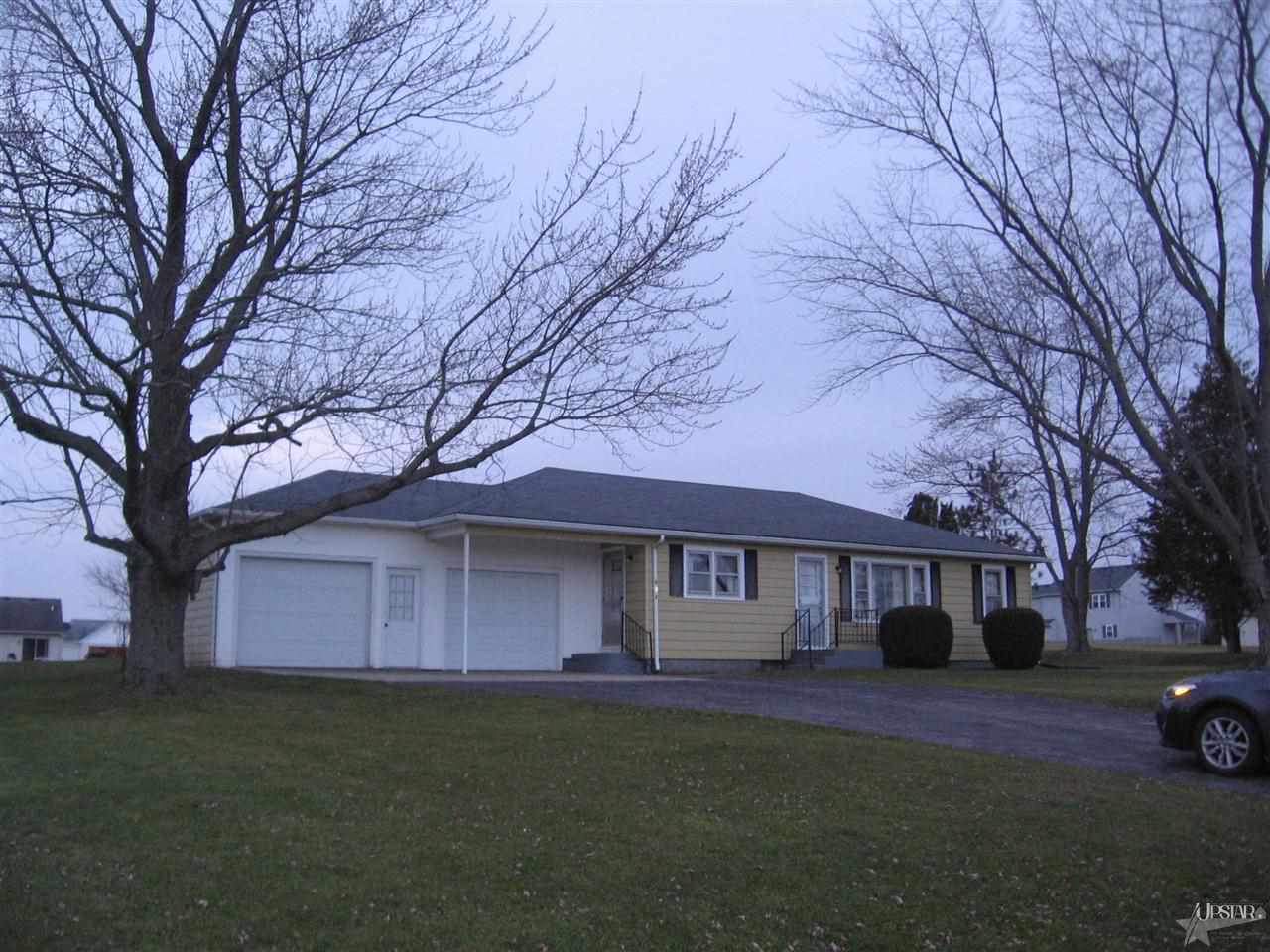 607 W Albion St, Avilla, IN 46710 photo 2