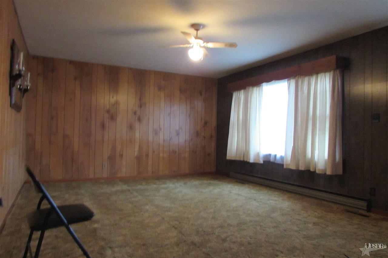 607 W Albion St, Avilla, IN 46710 photo 9