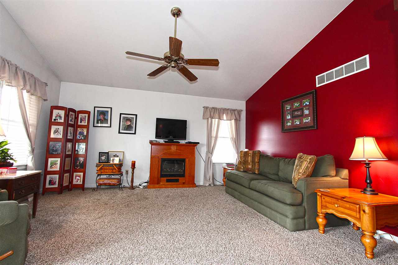 3327 Wild Cherry Rdg W, Mishawaka, IN 46544 photo 4