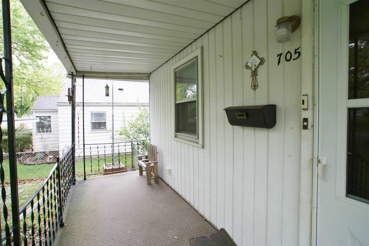 705 E Fischer St, Kokomo, IN 46901 photo 2