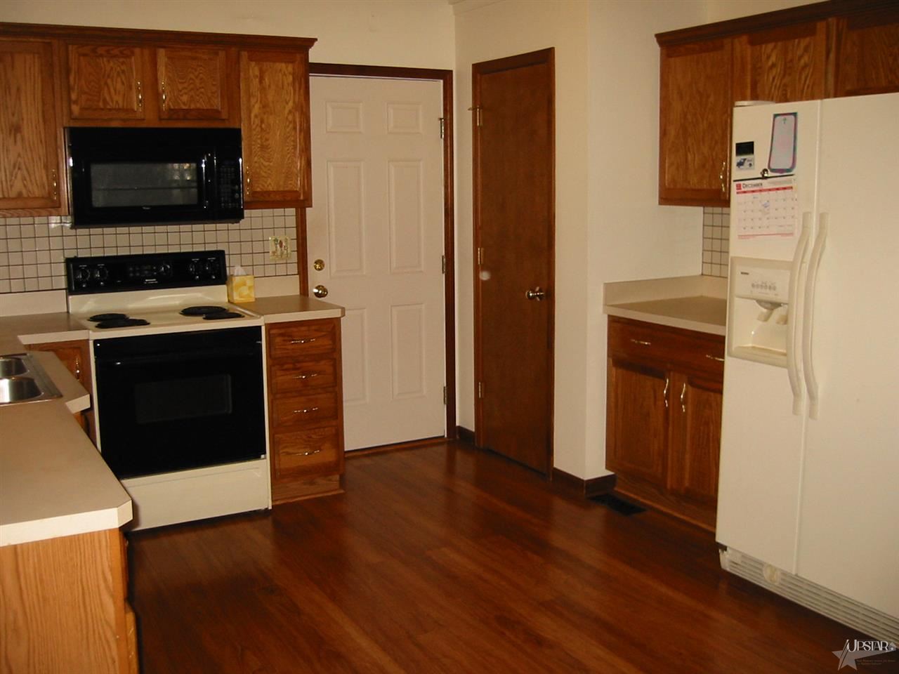 940 Colonial Manor Dr, Goshen, IN 46526 photo 4