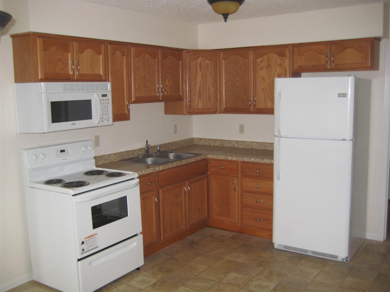 570 Meadow Ln, Waterloo, IN 46793 photo 2