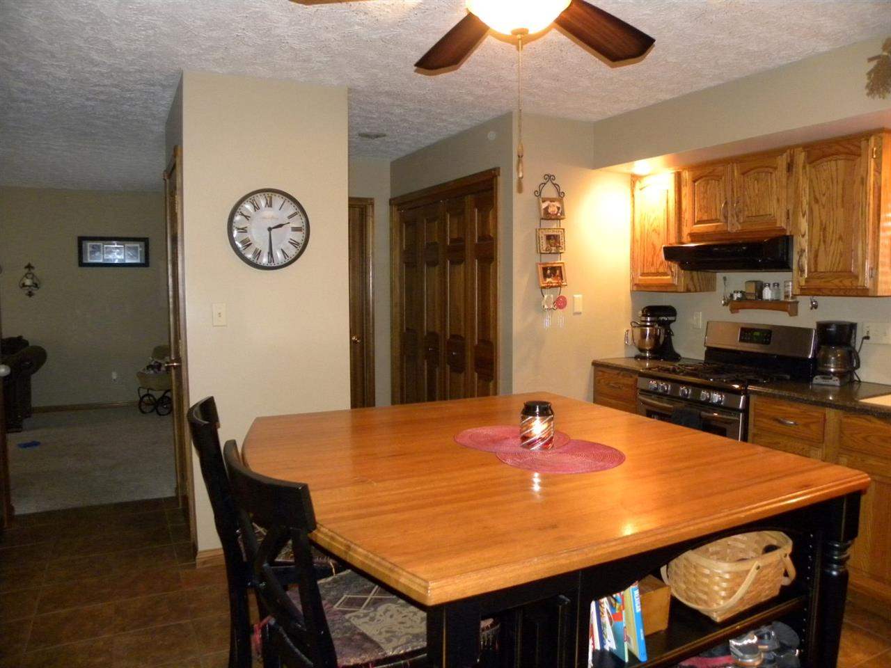 104 N Campbell Blvd, Haubstadt, IN 47639 photo 6