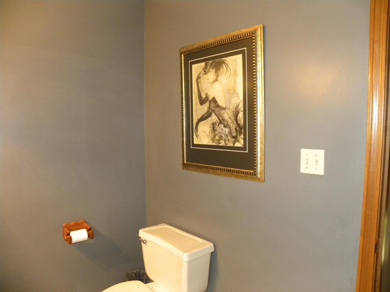 104 N Campbell Blvd, Haubstadt, IN 47639 photo 11
