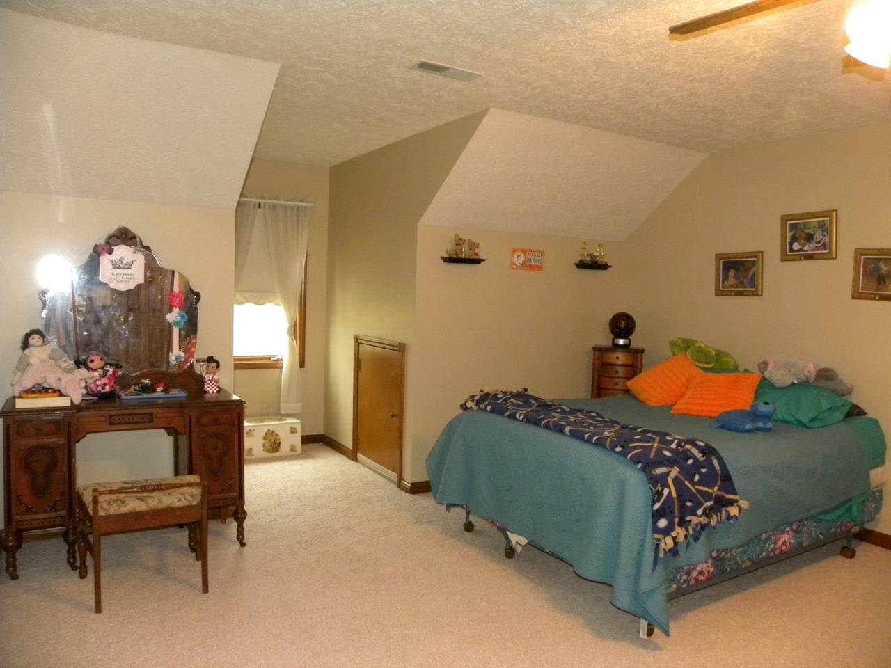 104 N Campbell Blvd, Haubstadt, IN 47639 photo 13