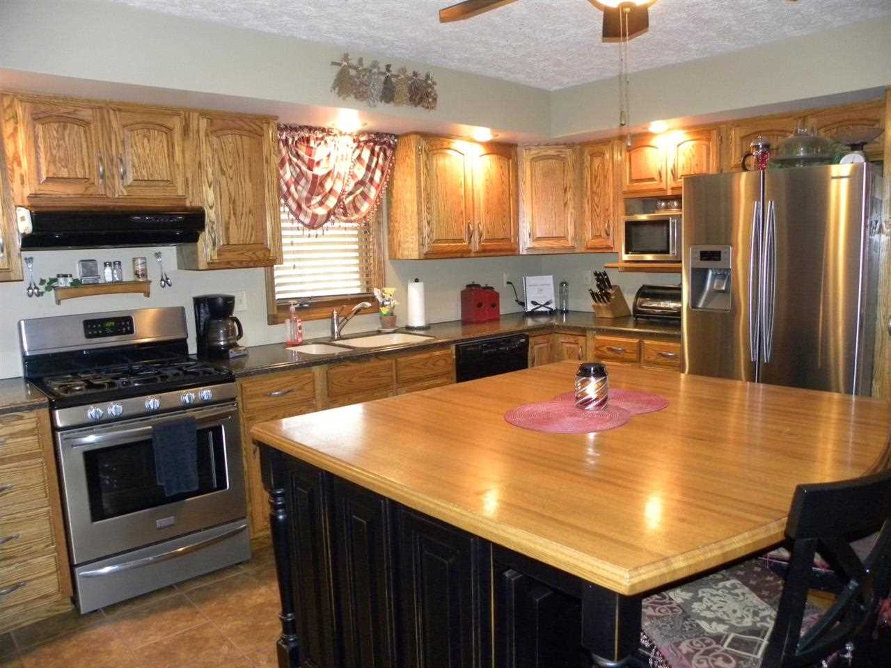 104 N Campbell Blvd, Haubstadt, IN 47639 photo 5