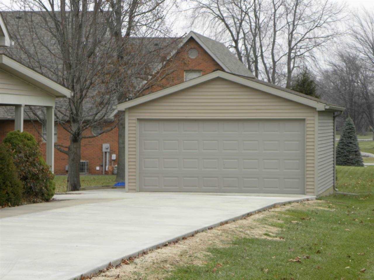 104 N Campbell Blvd, Haubstadt, IN 47639 photo 2