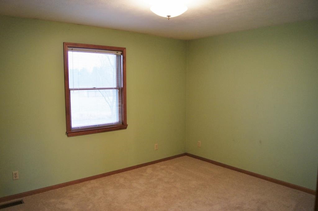 3249 N Ashford Ct, Warsaw, IN 46582 photo 10