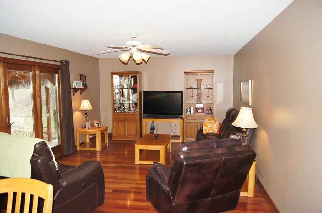 3249 N Ashford Ct, Warsaw, IN 46582 photo 5