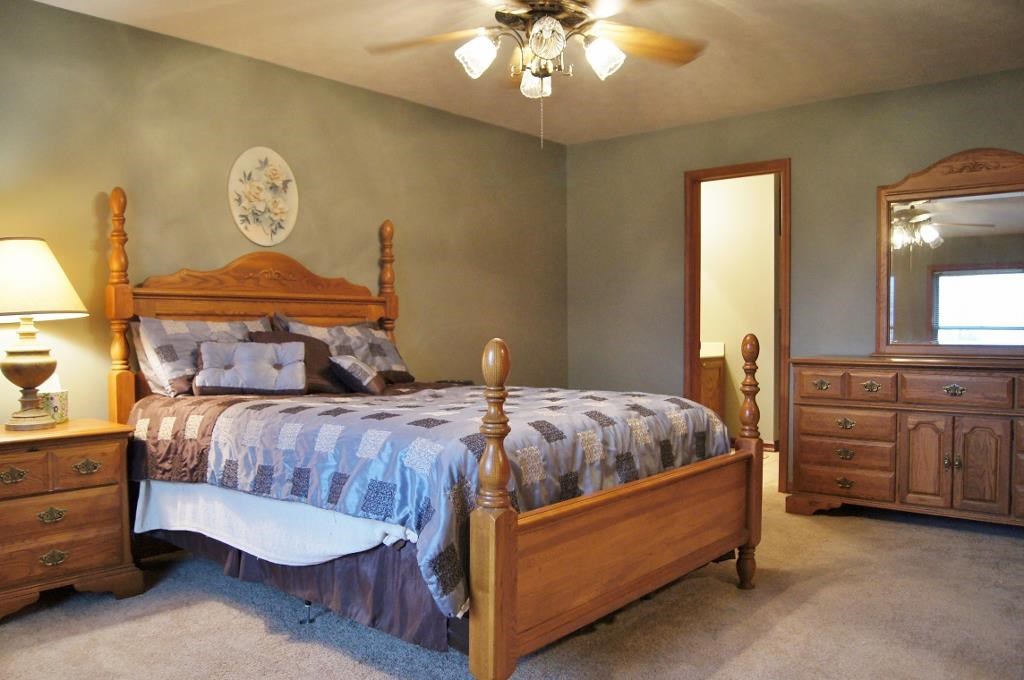 3249 N Ashford Ct, Warsaw, IN 46582 photo 9