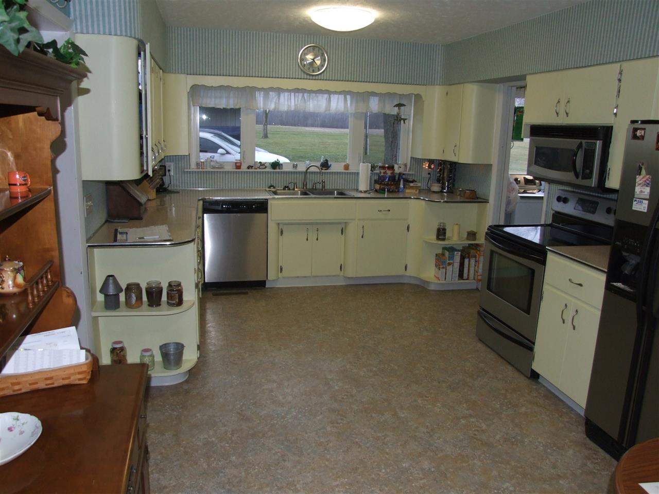 12423 W State Road 28, Albany, IN 47320 photo 6