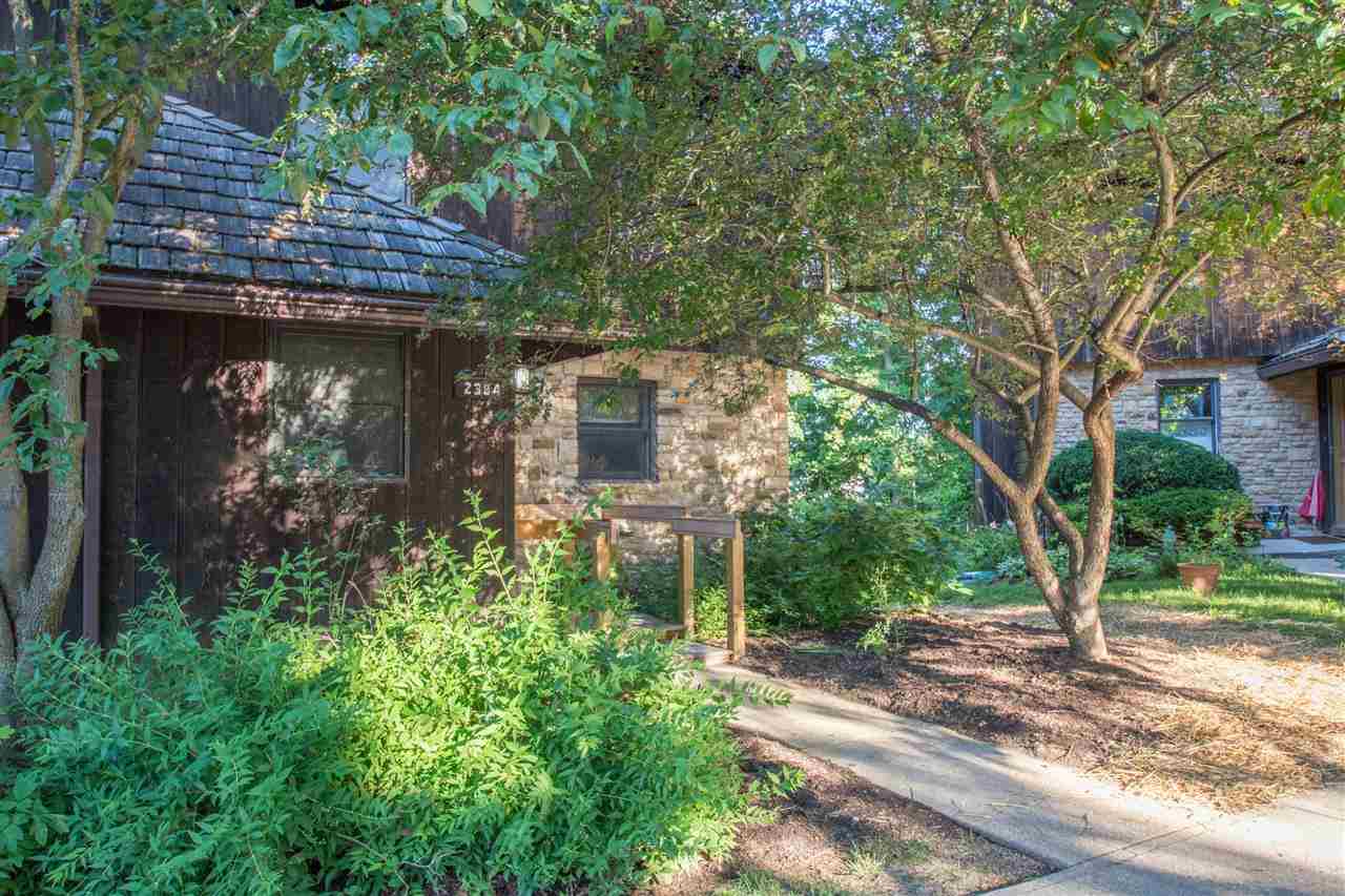2384 E Winding Brook Cir, Bloomington, IN 47401 photo 3
