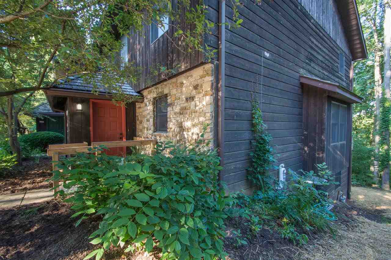 2384 E Winding Brook Cir, Bloomington, IN 47401 photo 2