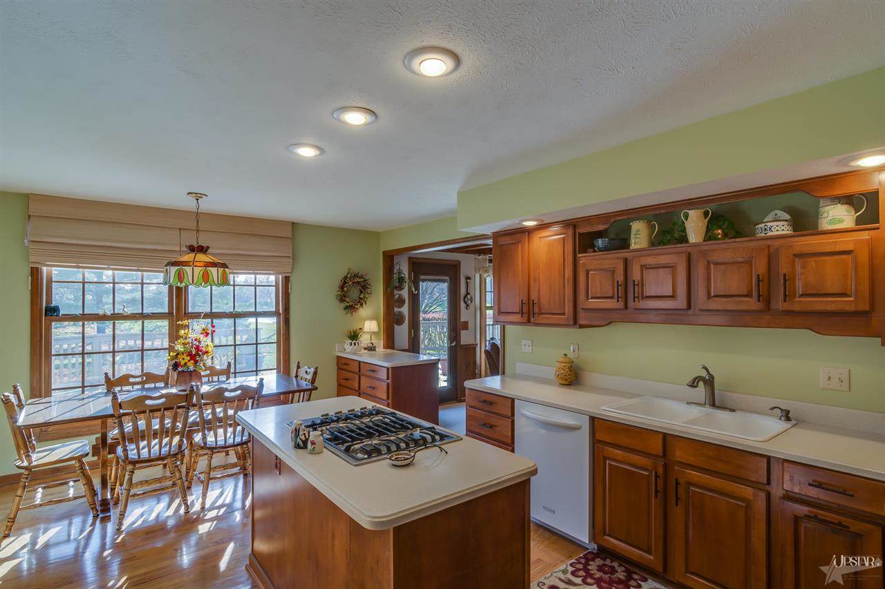 15526 Cold Spring Ct, Granger, IN 46530 photo 12