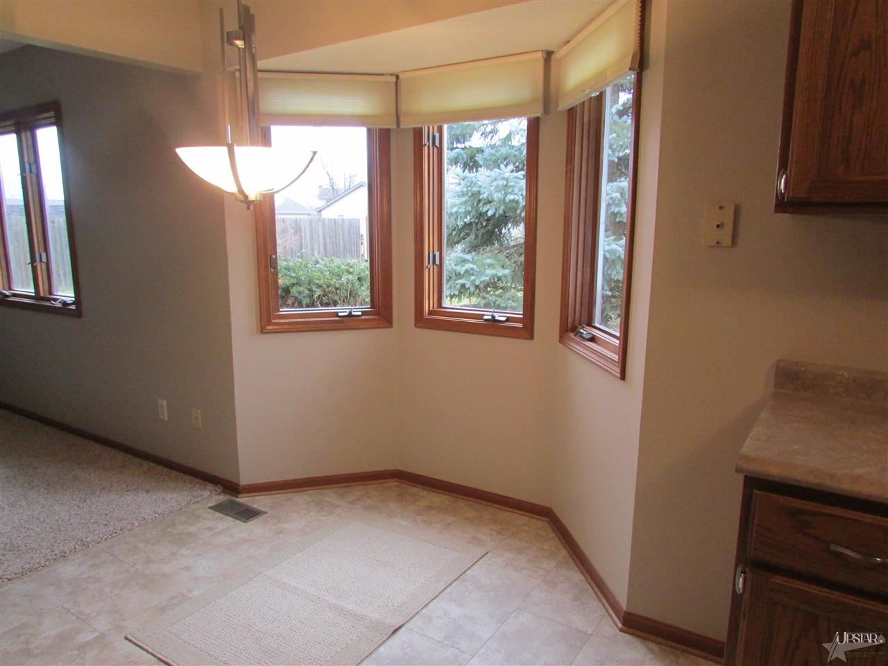 115 Rochester Ct, Decatur, IN 46733 photo 4