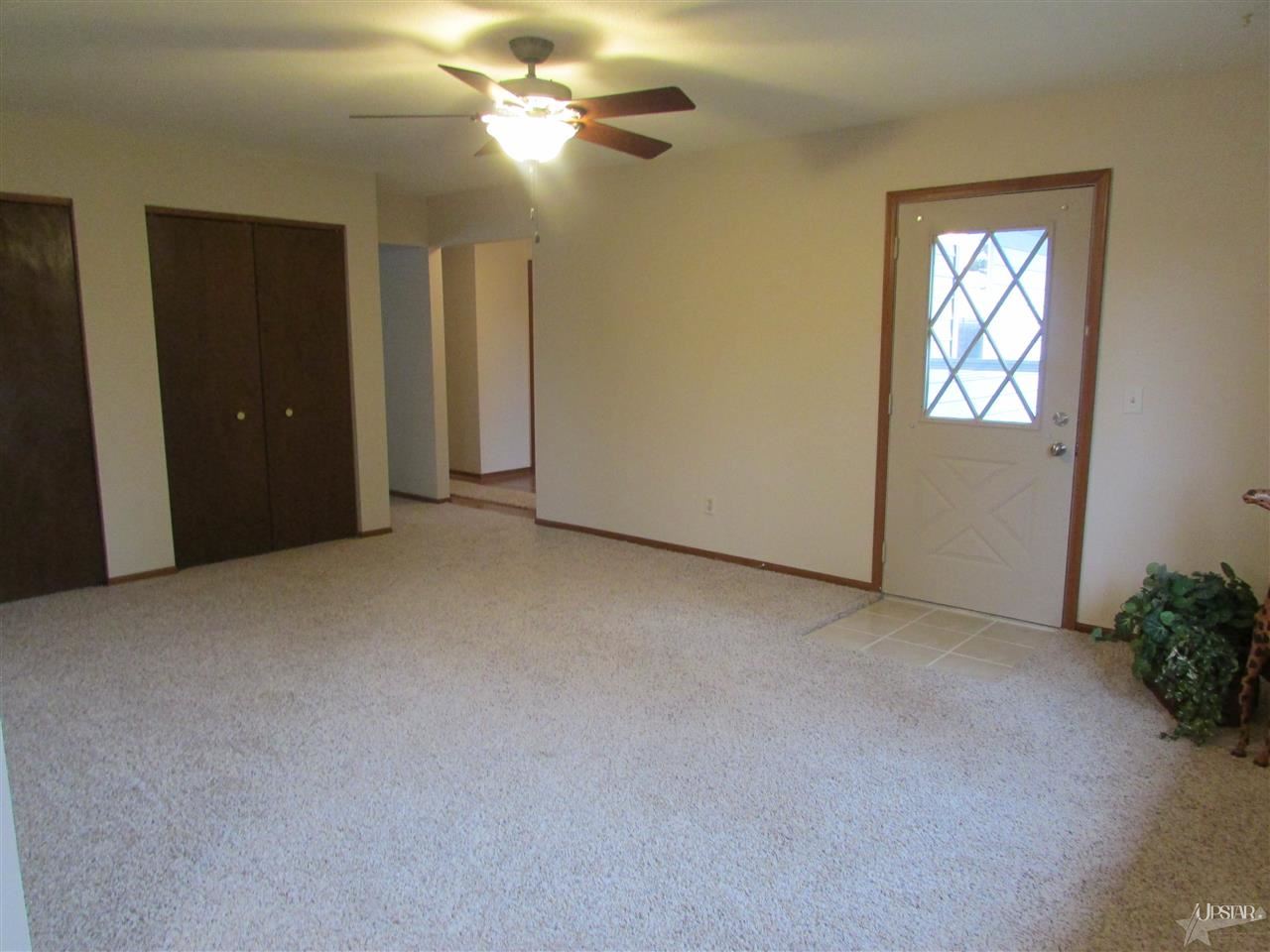 115 Rochester Ct, Decatur, IN 46733 photo 8