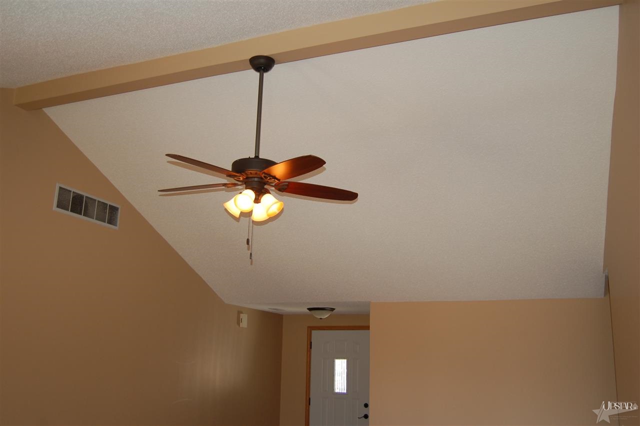 7013 Treverton Dr, Fort Wayne, IN 46816 photo 7