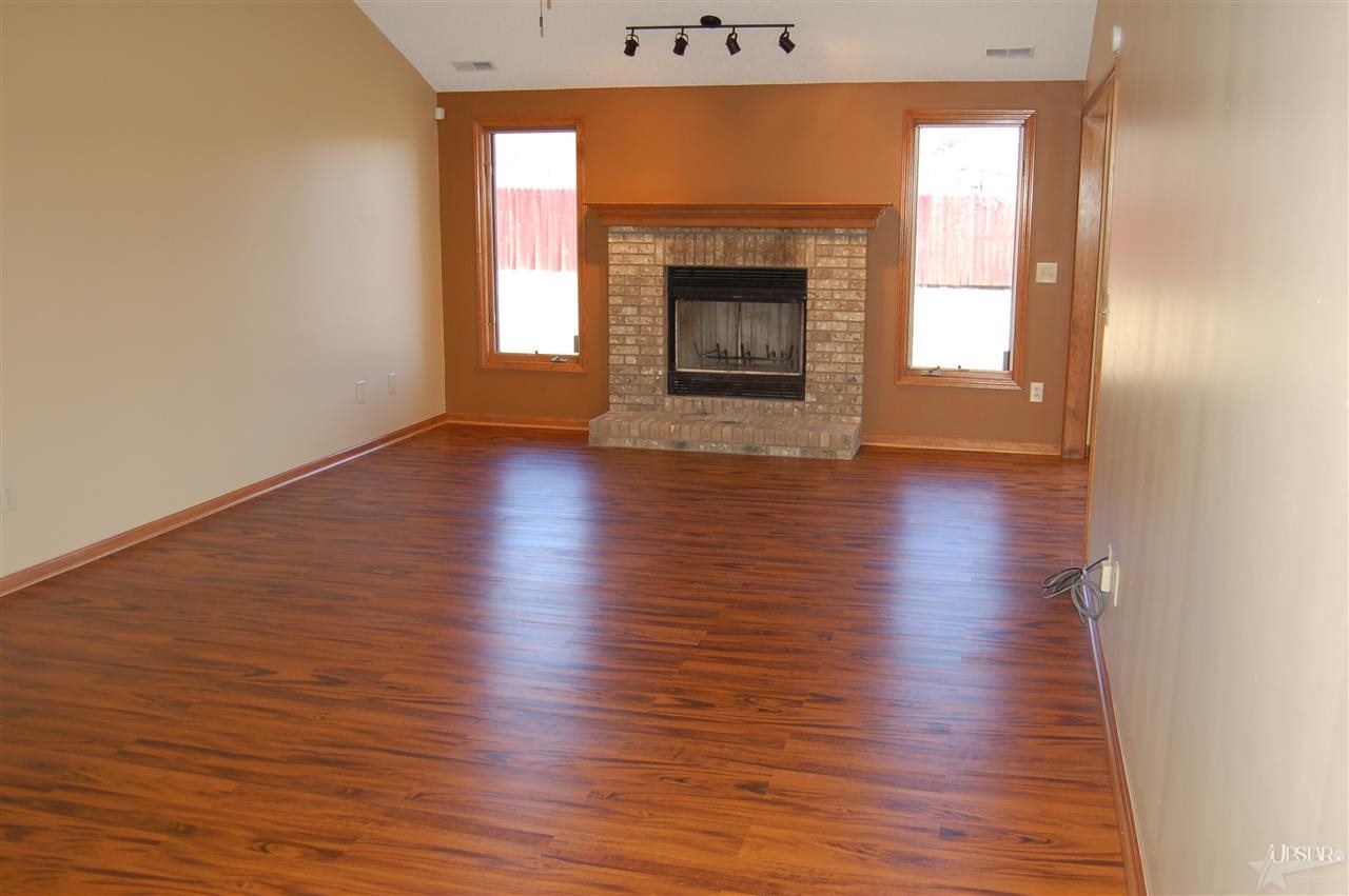 7013 Treverton Dr, Fort Wayne, IN 46816 photo 5