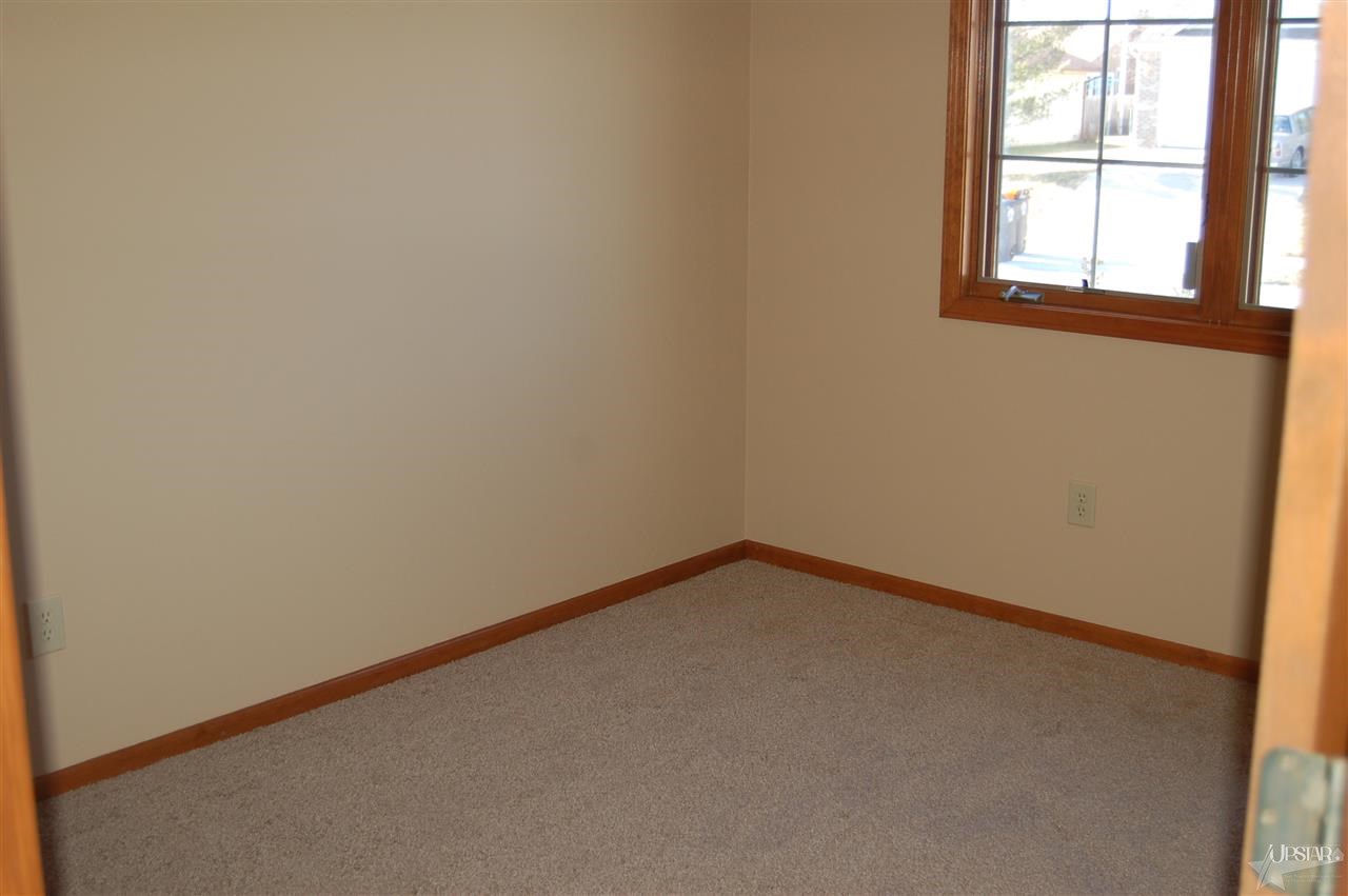 7013 Treverton Dr, Fort Wayne, IN 46816 photo 14
