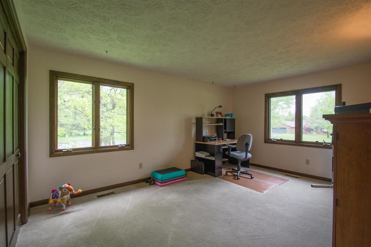 2575 E Plateau Pl, Bloomington, IN 47401 photo 17