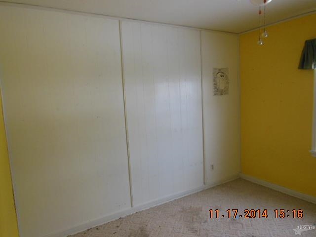 206 W Berry St, Middlebury, IN 46540 photo 2