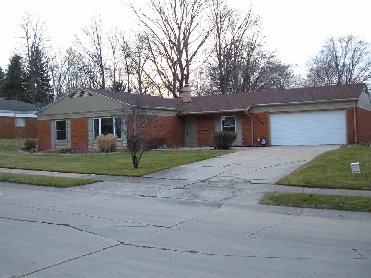 4801 Craig Dr, South Bend, IN 46614 photo 1