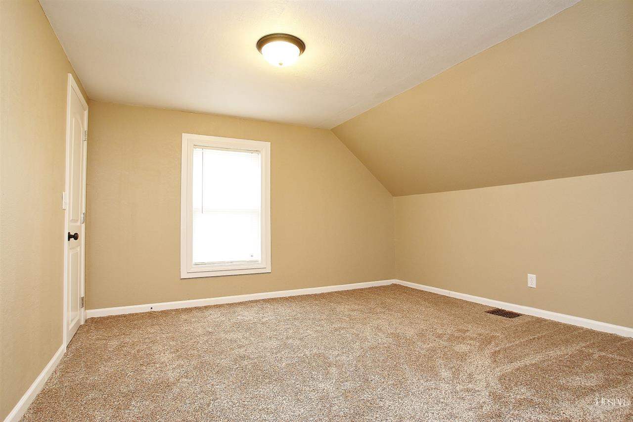 609 Clyde St, Kendallville, IN 46755 photo 10
