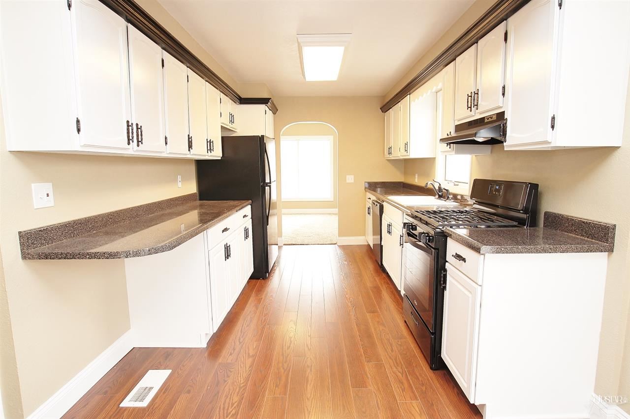 609 Clyde St, Kendallville, IN 46755 photo 5