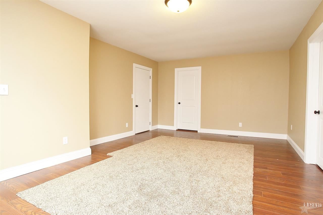 609 Clyde St, Kendallville, IN 46755 photo 4
