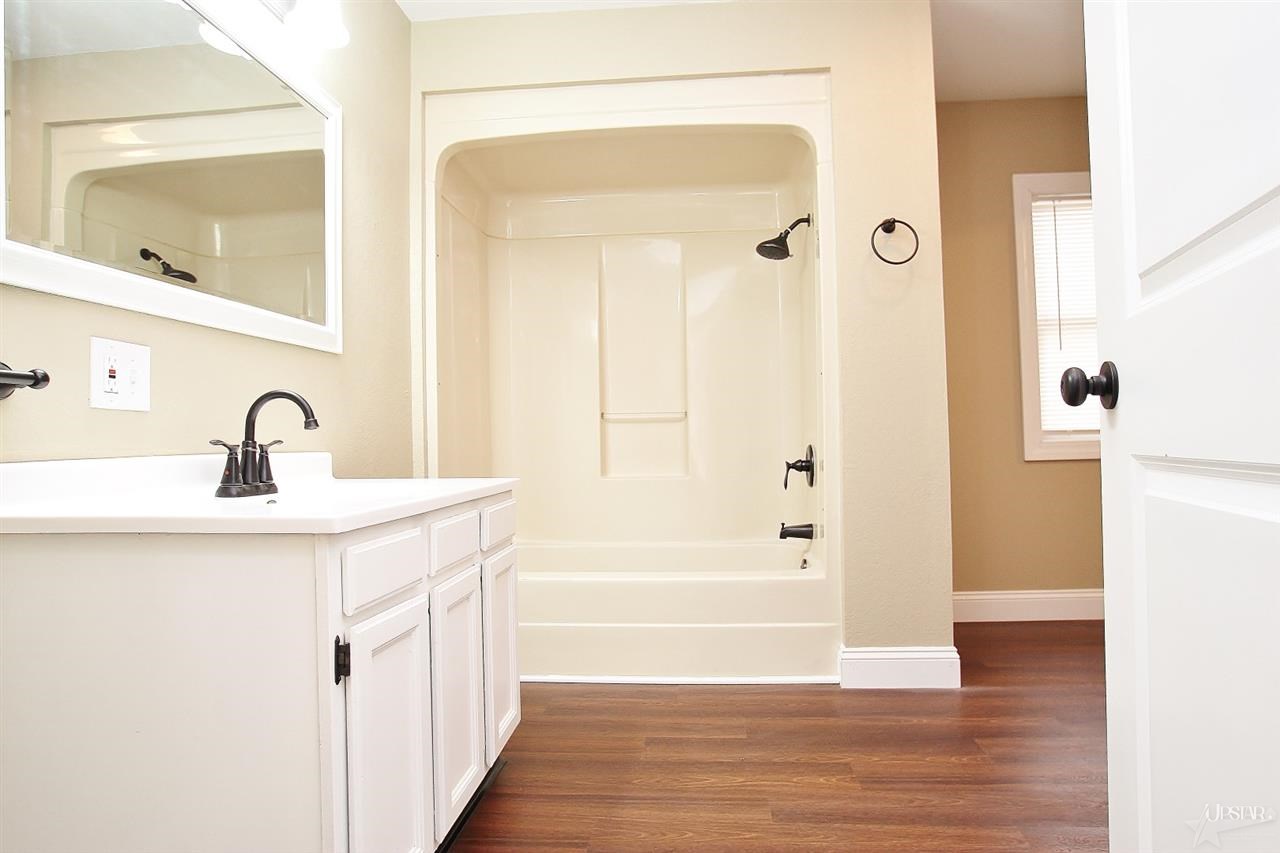 609 Clyde St, Kendallville, IN 46755 photo 8