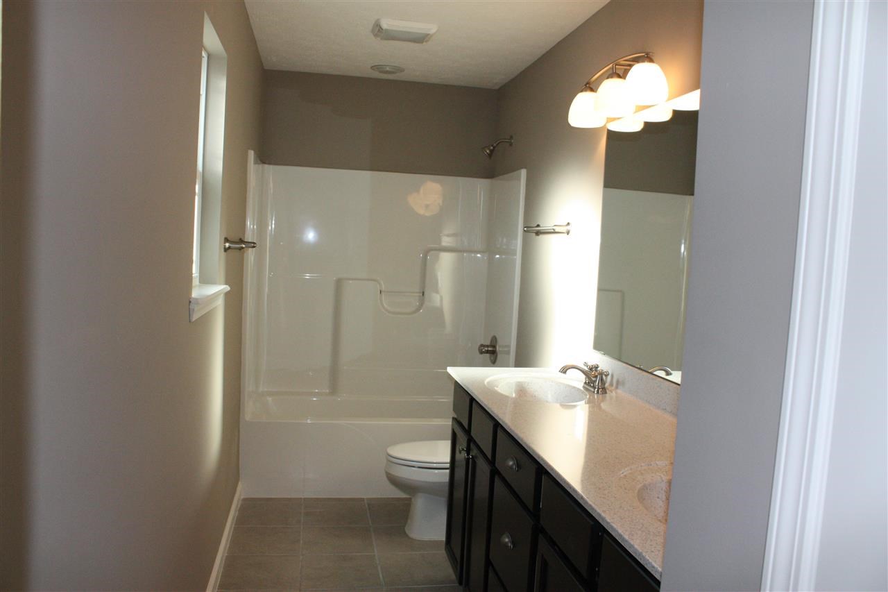 535 Mesa Dr, Russiaville, IN 46979 photo 4