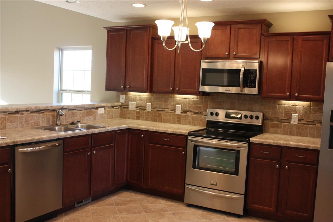 527 Mesa Dr, Russiaville, IN 46979 photo 3