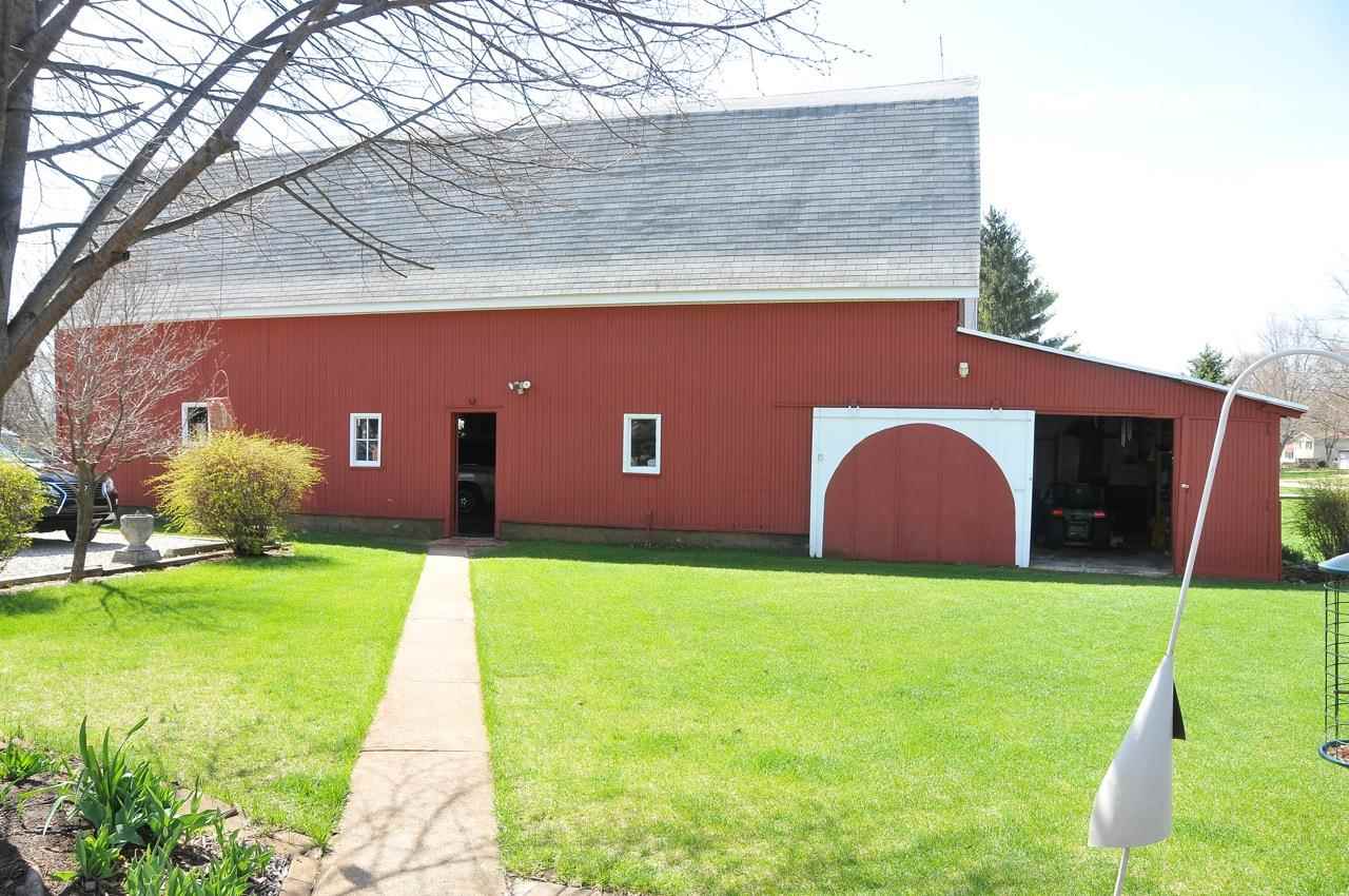 209 W Mishawaka Rd, Elkhart, IN 46517 photo 2