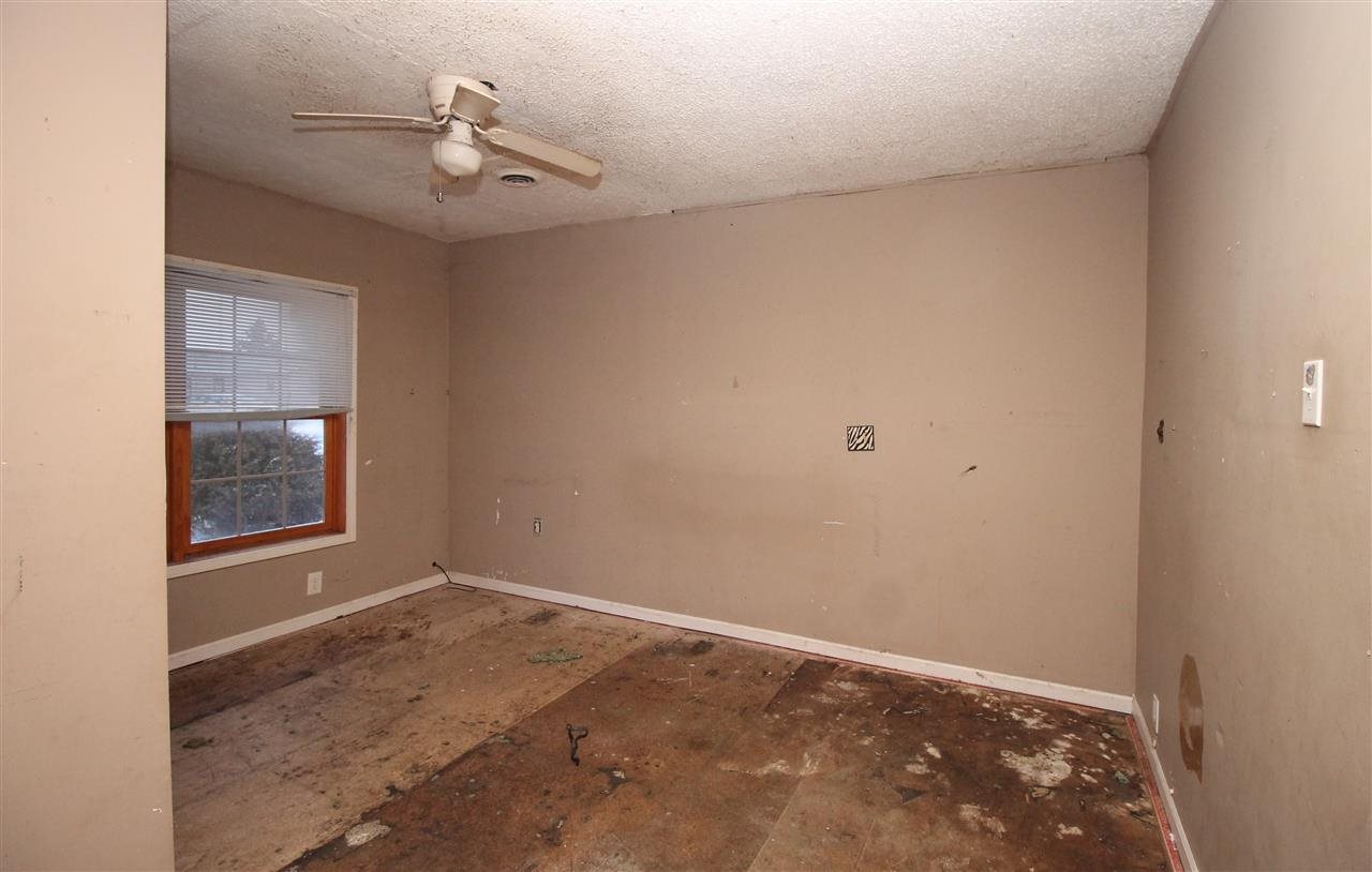 2307 W 12th St, Marion, IN 46953 photo 5